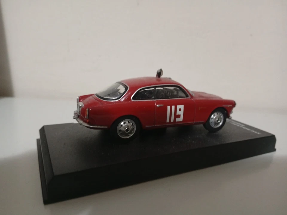 Giulietta Sprint Veloce 1959  1/43 Alfa Collection - Immagine 4 di 4