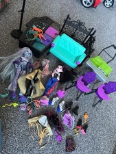 Monster High Bundle Dolls, Furniture And Accessories Abbey Bominable Draculaura