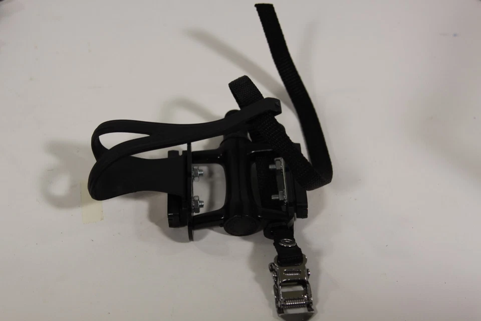 Wellgo B1 Bicycle Pedals w/Toe Clip & Straps 9/16 Alloy MTB, Hybrid Black PD8 - Image 2 of 2