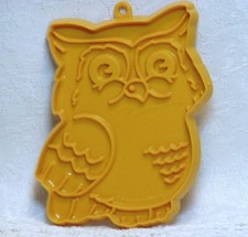Hallmark Vintage Plastic Cookie Cutter - Owl Halloween Back to School Wise Bird