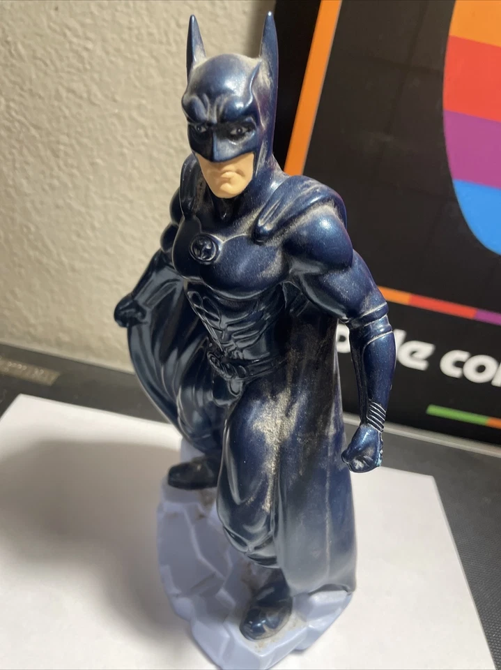 Vintage 1997 Think Way Toys Batman Coin Bank - Imagem 3 de 4