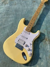 Milk white ST electric guitar/SSS pickup/white guard/silver tuner/basswood body/