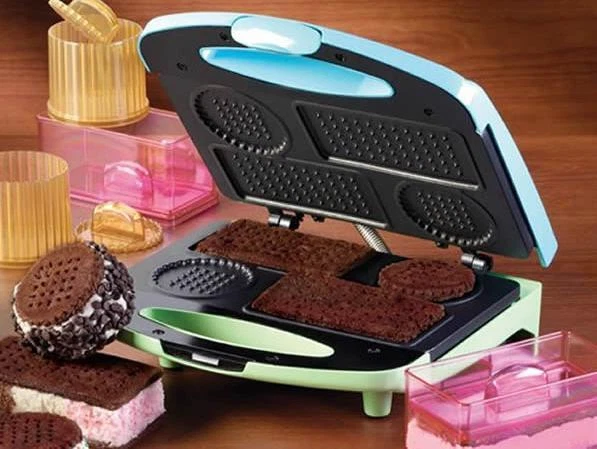 New Nostalgia Electrics Ice Cream Sandwich Maker ICS100