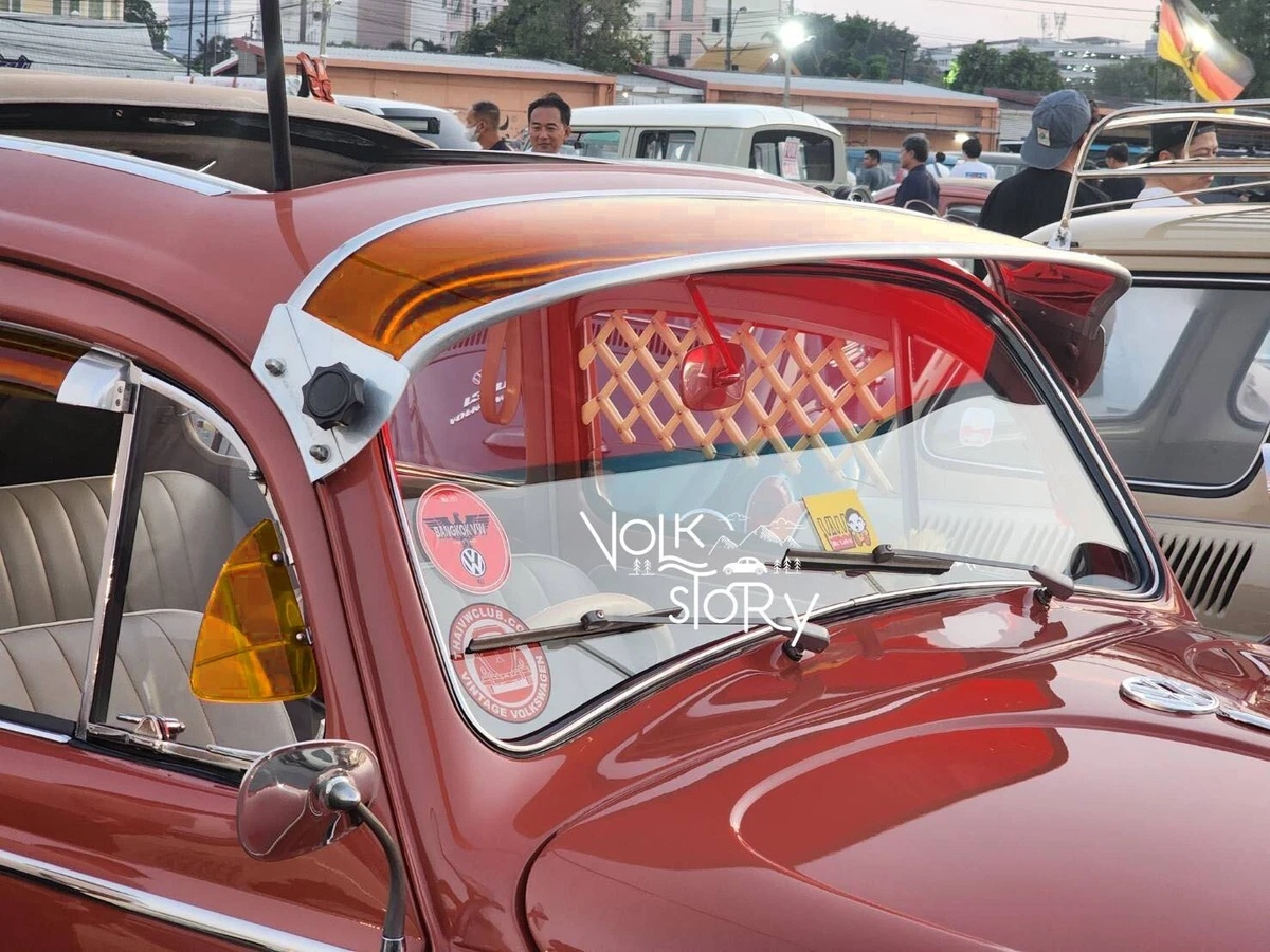 External windscreen sun visor outlet for car