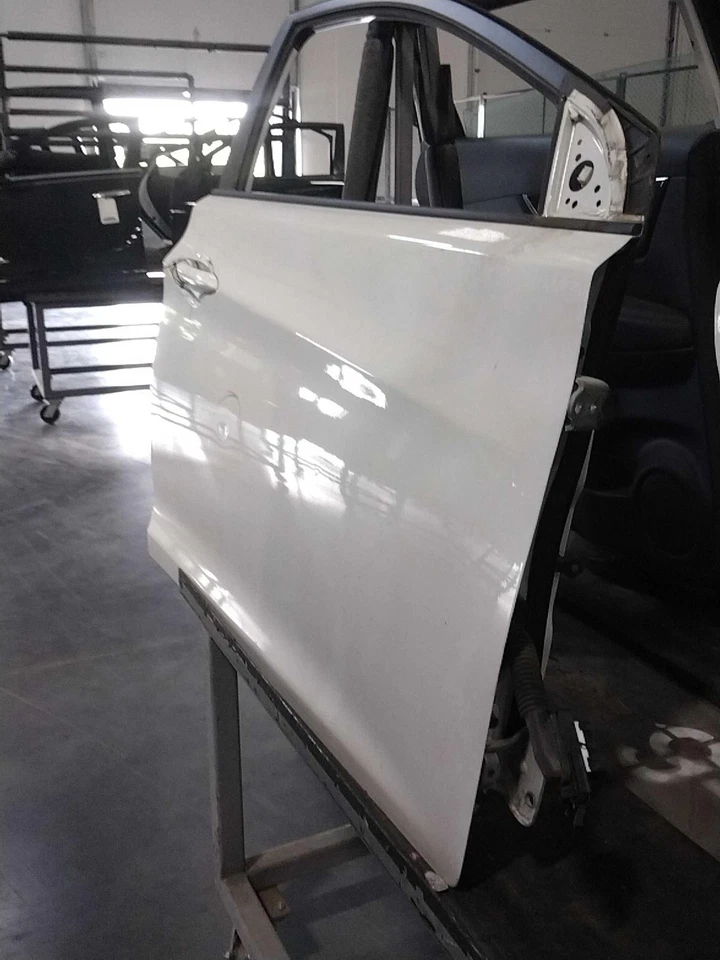 2016 Hyundai Elantra Right Door White 582026 88K Miles Used OEM Part - Image 2 of 4