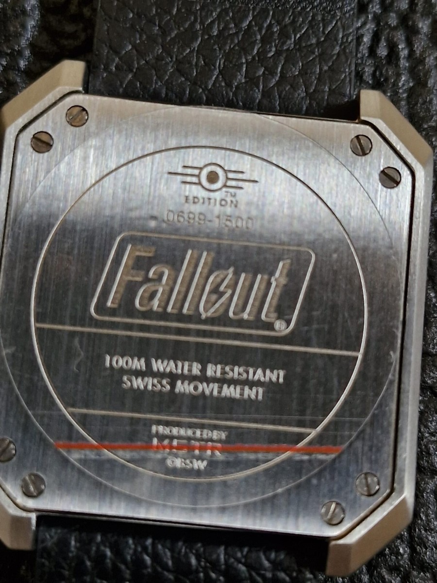Fallout Vaul-tech 時計　1500限定 他にこの限定版のVault-Tecウォッチ持ってる人いる？ : r/Fallout