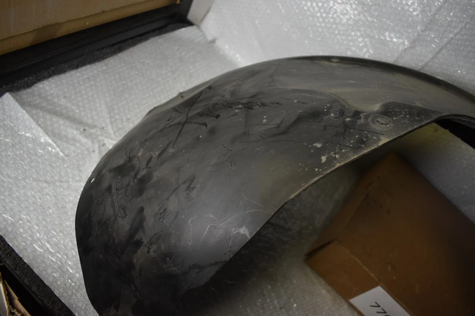 PORSCHE PANAMERA 4S 后右挡泥板衬里 2010 - 2016 原始设备制造商 970 504 126 04 — 第 4/4 张图片