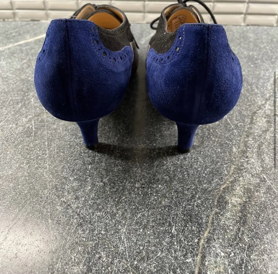 Замшевые туфли Manolo Blahnik на шнуровке с заостренным носком  - Изображение 4 из 4