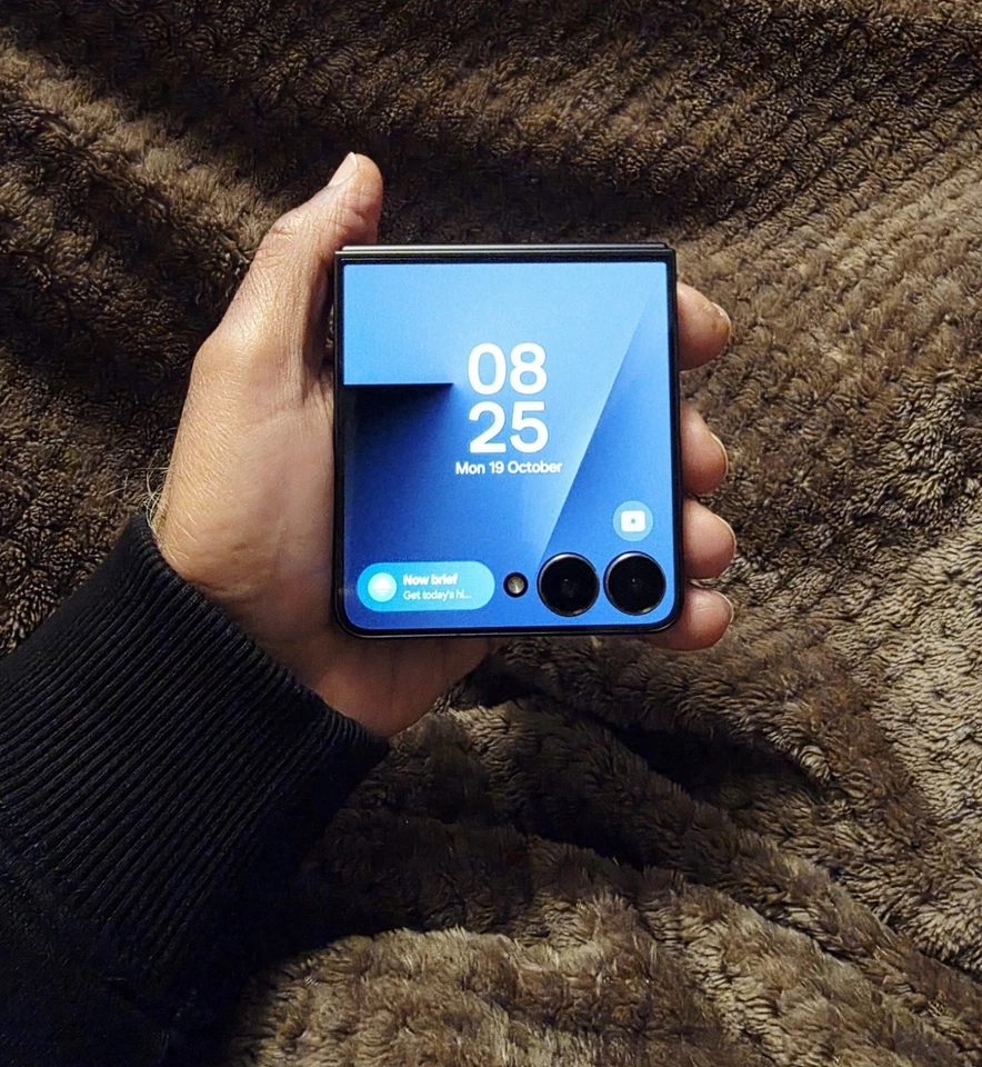 Samsung Galaxy Z Flip7 · 256GB, photo 1 of 5