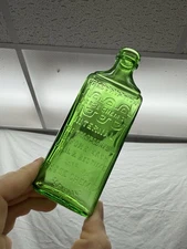 Reese Chemical Co. Cleveland, Ohio - Green Druggist Bottle
