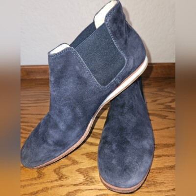 TOD'S suede elastic gusset round toe flat ankle bootie EU 37.5 Womans