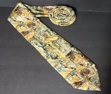TRE E' Perfetto Silk Necktie Tie Made In Italy Brown Green Gold Abstract Scene