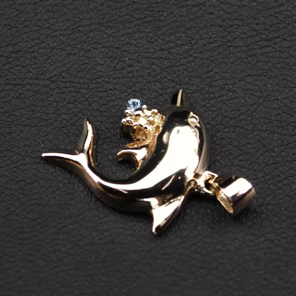 Bellissimo ciondolo delfino in argento sterling 925 taglio diamante zaffiro blu - Immagine 2 di 4