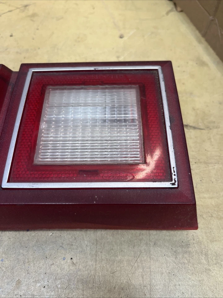 Ford Pinto 1979 1980 luz trasera izquierda lado del conductor Bobcat Foto 2 de 4