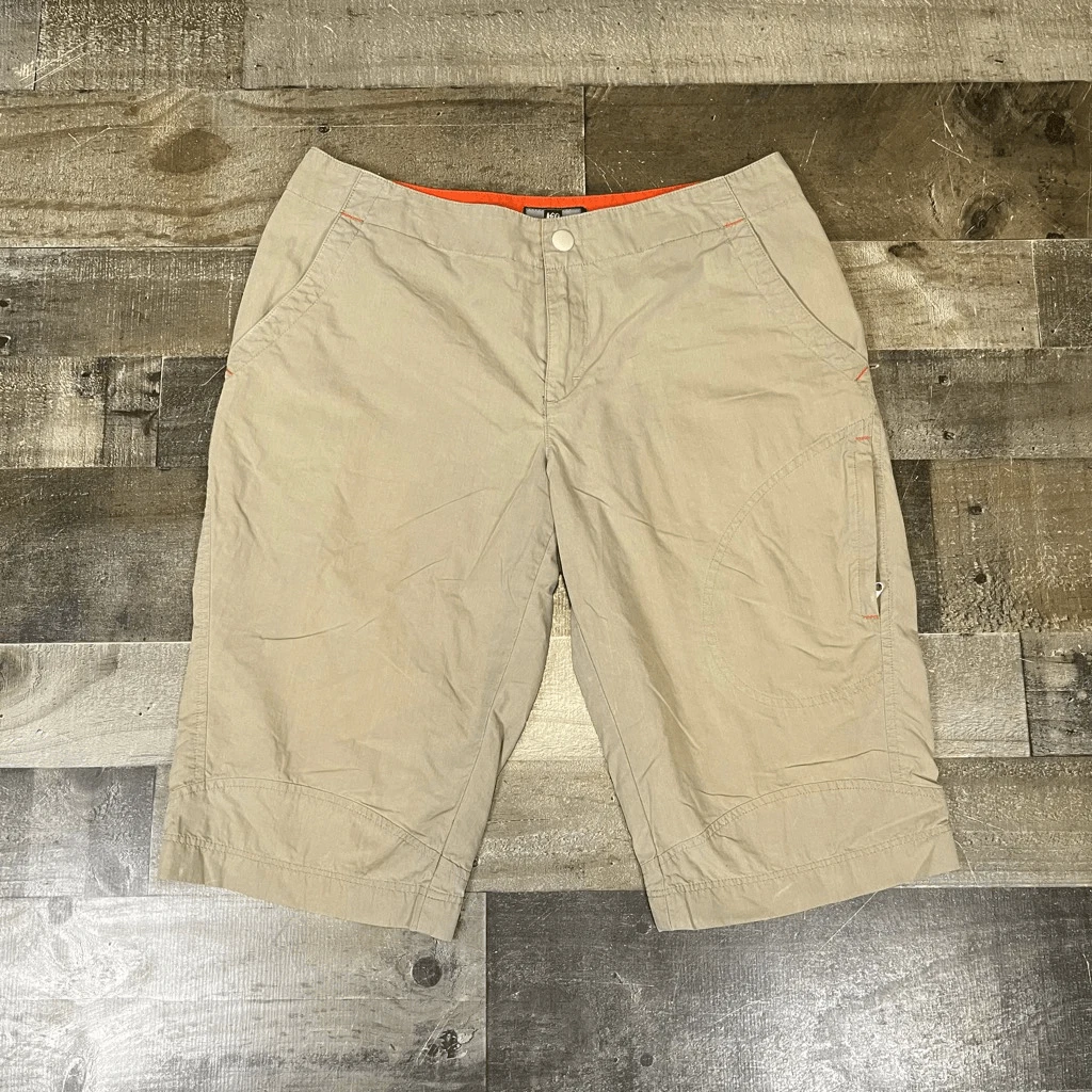 REI womens Size 32 Chino Shorts Tan Khaki Hiking Outdoor Casual Cargo Relaxed