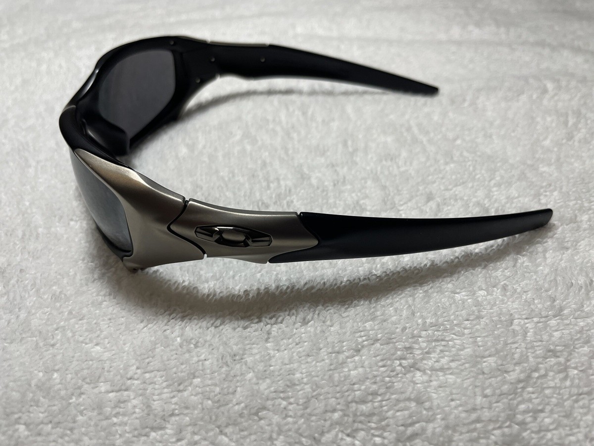 Oakley Pit Boss 1 Matte Black/Titanium - Black Iridium Polarized