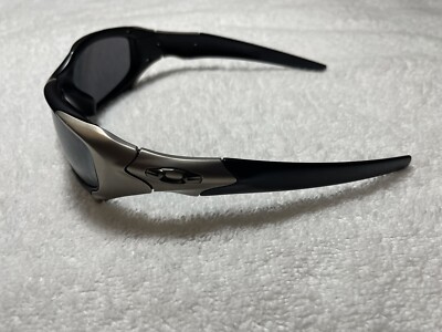 Oakley Pit Boss 1 Matte Black/Titanium - Black Iridium Polarized