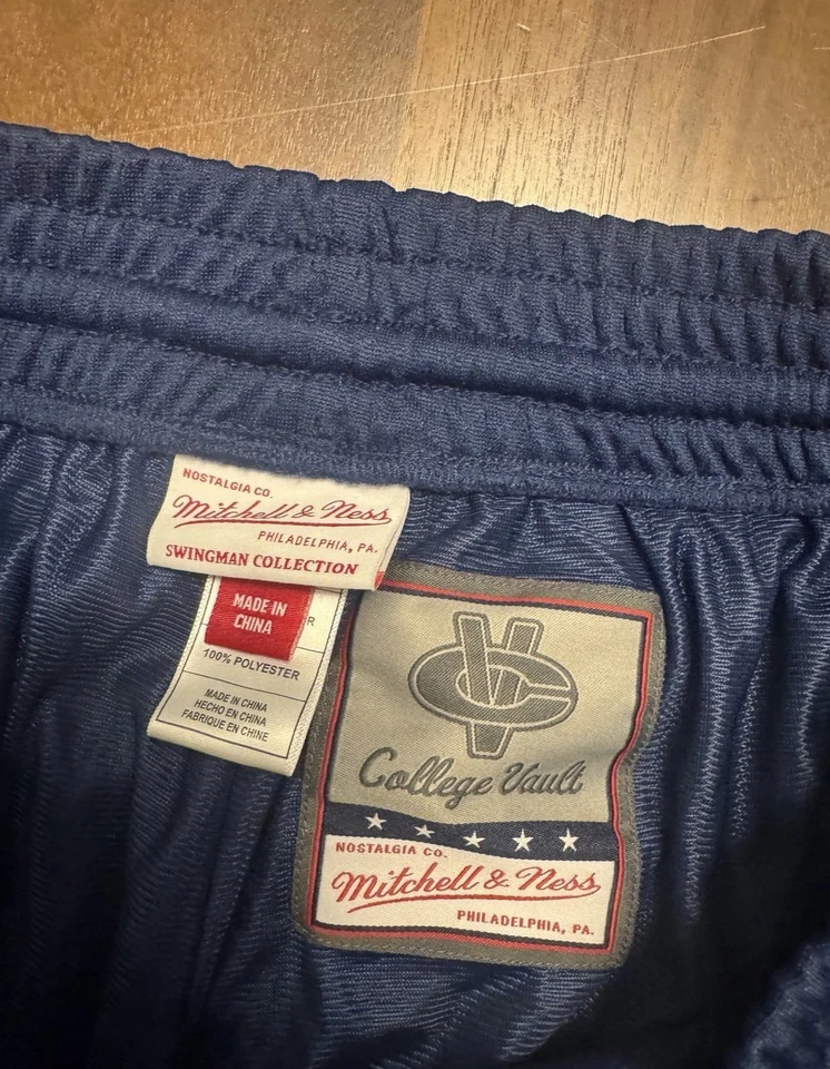 Pantalones Cortos Mitchell And Ness 1995-96 NCAA Georgetown Hoyas Swingman XL Foto 4 de 4