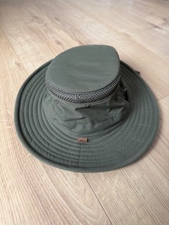 Tilley LTM5 Airflow hat size 7 1/2.