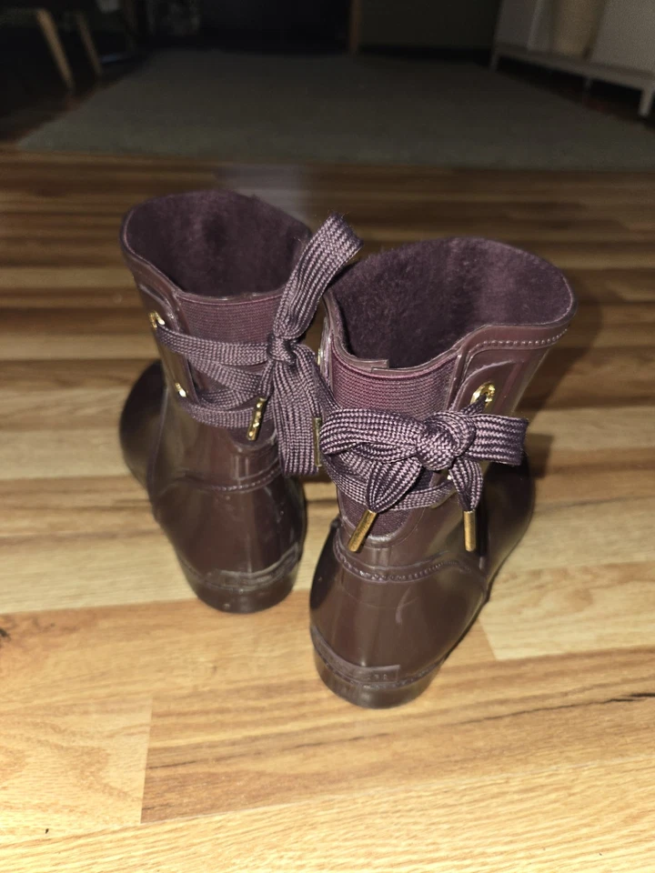 Botas de lluvia al tobillo impermeables moradas Michael Kors, talla 10 (US) Foto 2 de 4