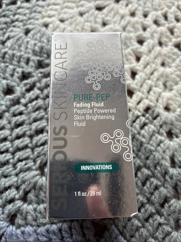 Serious Skincare Pure-Pep Fluido Desvaneciente Péptido Impulsado Líquido Iluminador de Piel B7 Foto 3 de 3