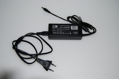 AC/DC Desktop Power Supply in 100-240V out 12V5A