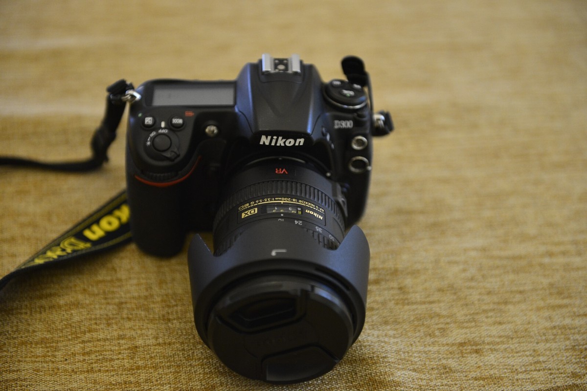 Nikon D D300 + nikon af-s dx 18-200mm vr + backpack Nikon D D300 + nikon af-s dx 18-200mm vr + backpack