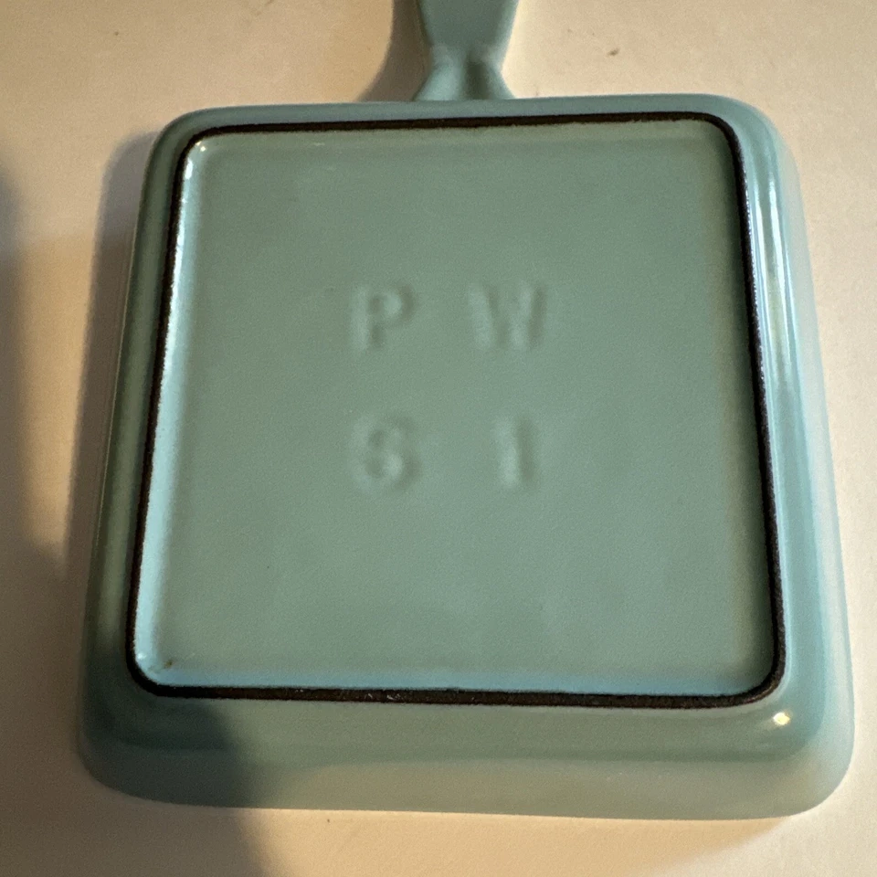Vintage Prizer Ware White/Blue Enameled Cast Iron Small Squared Skillet, NOS - Image 4 of 4