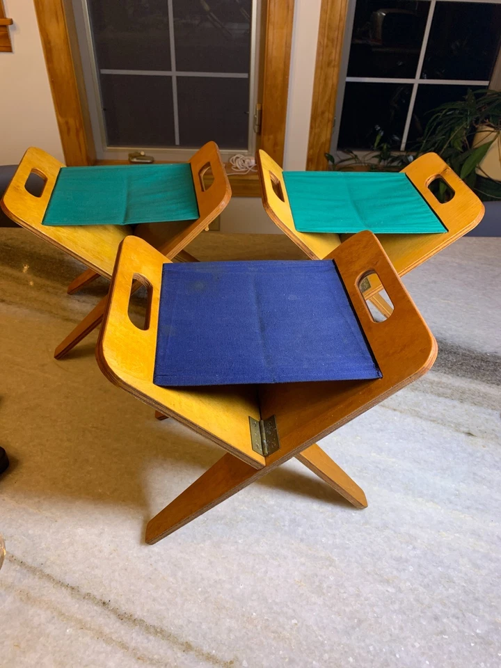 Silla plegable compacta vintage compacta de madera sueca de mediados de siglo de Suecia Foto 2 de 4