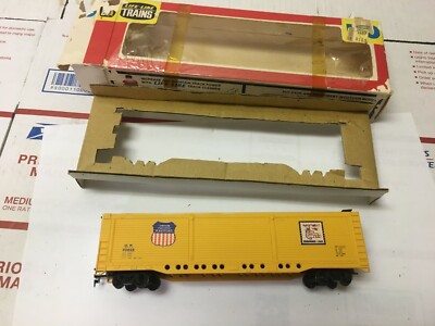 LIFE-LIKE HO TRAIN Reefer Freight Union Pacific Railroad w/box