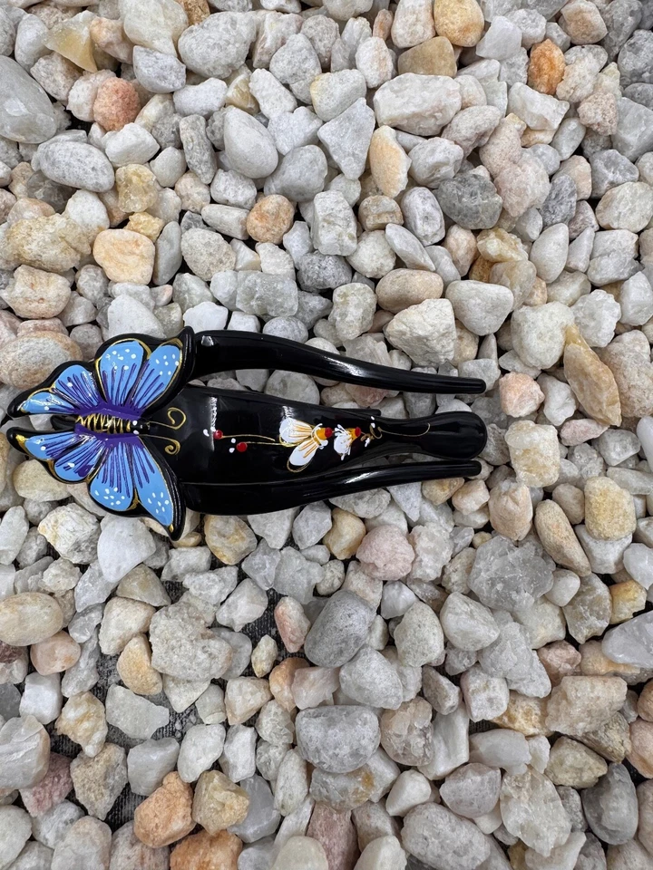 Pinza de pelo pintada a mano - mariposa azul grande Foto 4 de 4