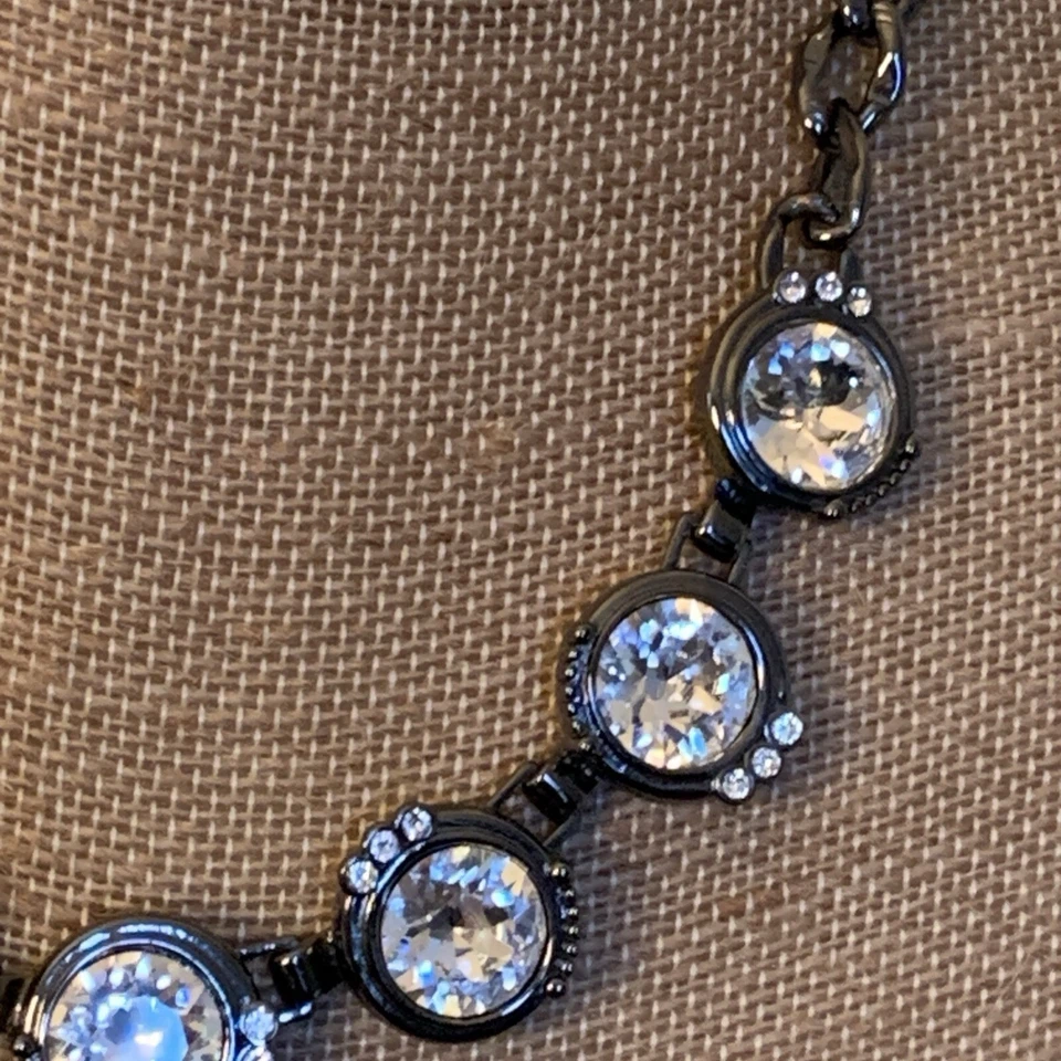 Collar Silpada KR Negro GunMetal Piedras Transparentes Swarovski 18-20" Foto 3 de 4