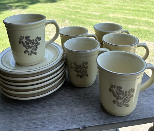 Pfaltzgraff Village Coffee Mugs And Saucers. 6 Sets. Great Vintage