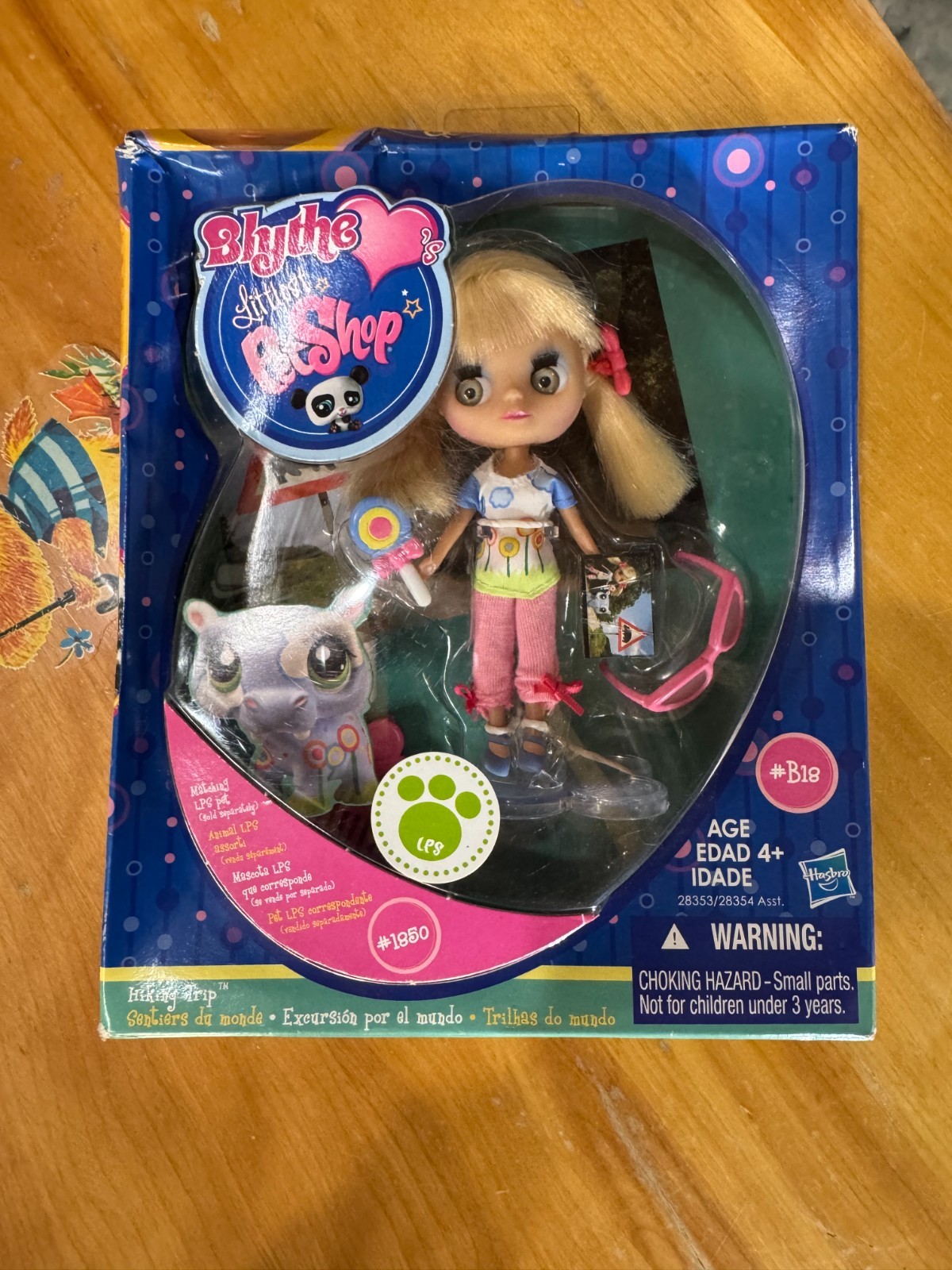 2010 Hasbro Littlest Pet Shop Blythe Doll - Hiking Trip New in Box!