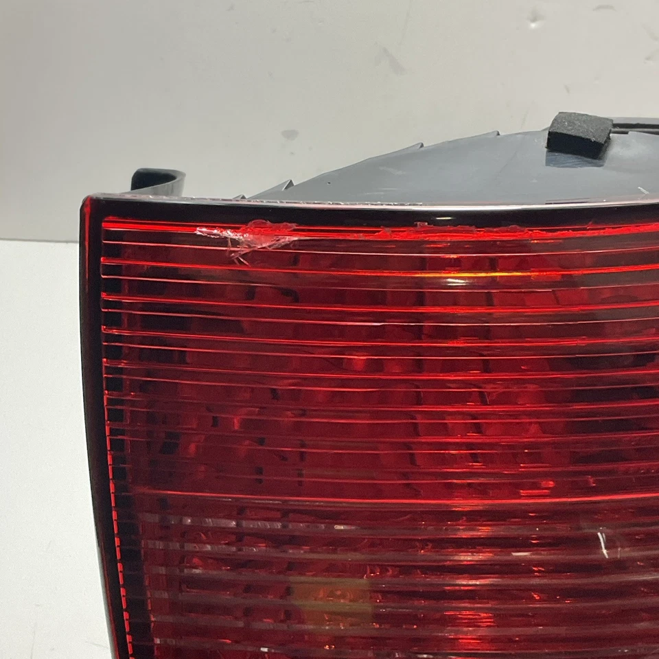 2003 - 2006 Porsche Cayenne Right Passenger Tail Light OEM 7L5 945 096 A *NOTE - Image 2 of 4