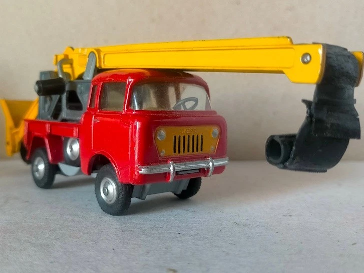 Corgi Toys Jeep FC 150 con elevatore n. 64 con  scatola originale - Imagen 4 de 4