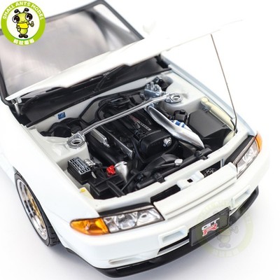 1/18 Nissan Skyline GT-R R32 V-SPEC II Autoart 77416 White Diecast