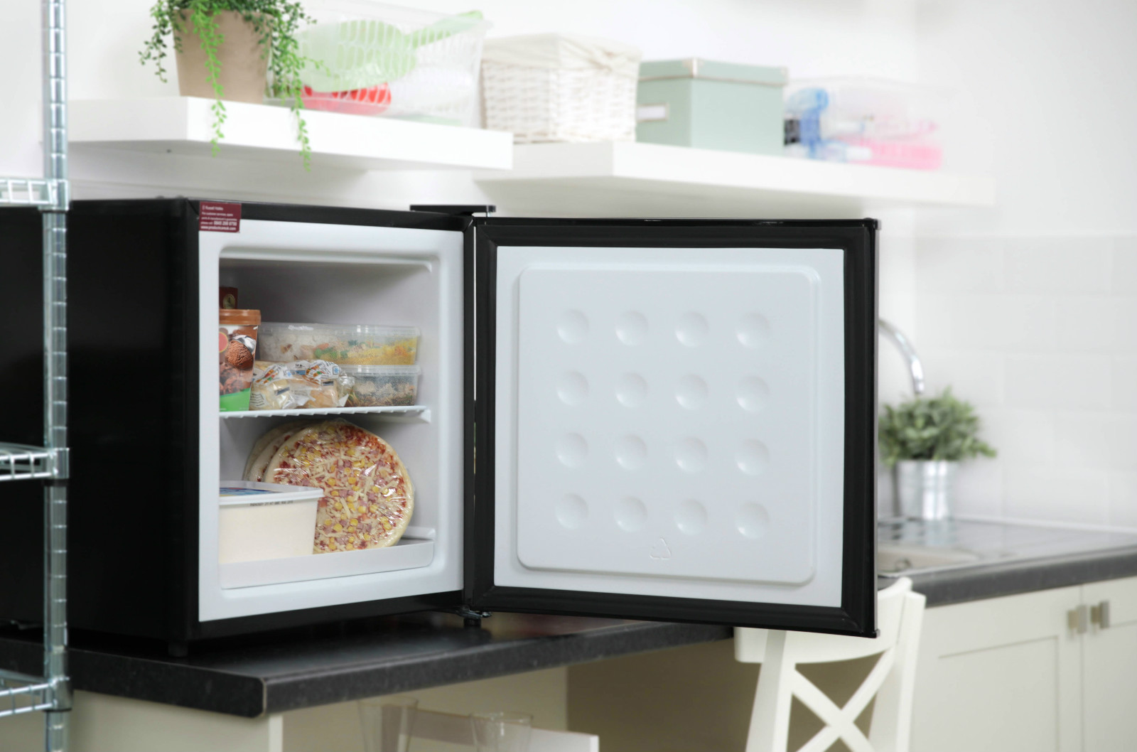 Russell Hobbs RHTTFZ1B 31L Table Top Mini Freezer in Black, Refurbished