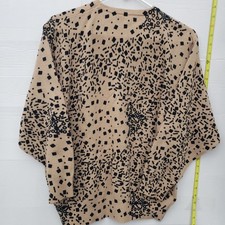 Vintage Doncaster Womens M Abstract Shapes on a TAN BACKGRROUND Pullover Lambswo