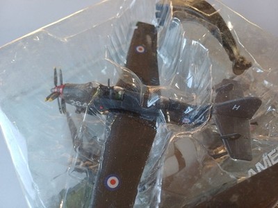 Amercom Diecast Model Aircraft 1:100 Fairey Gannett 4 Royal Navy NAS819