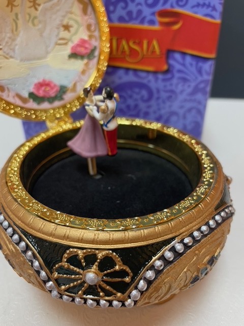 San Francisco Music Box Company Anastasia Alexandra and Nicholas