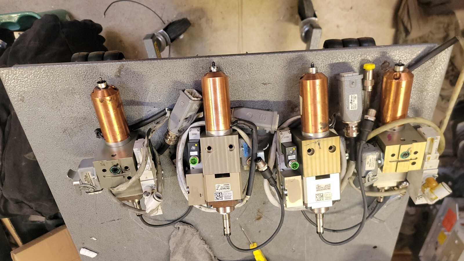 LOT OF 4 ATLAS COPCO ADHESIVE DISPENSER HEAD 87282.000040 WITH SMC VALVE LOC 000