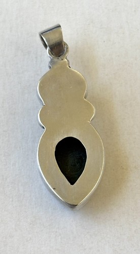 Vintage White Quartz Green Stone Pear Shape Pendant Sterling Silver 925 9 grams - Picture 3 of 3
