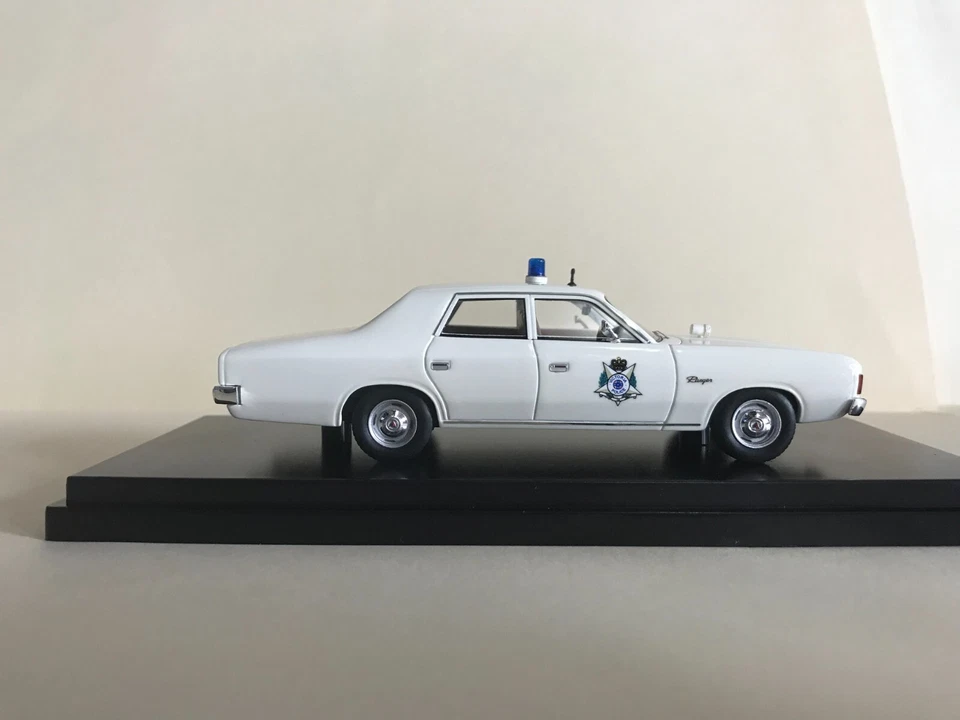1/43  TRAX TRR175 1973 Chrysler VJ Valiant – VIC. Police car - Image 4 of 4