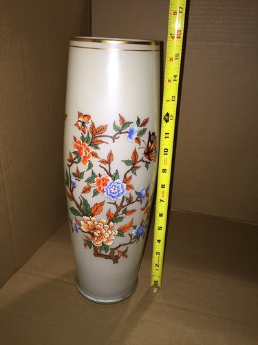 Vtg Hand Painted Opaline Cameo Glass Vase 16" Butterflies & Flowers UCGC PERU - Picture 4 of 12