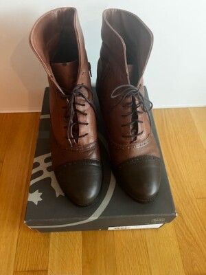 Soft leather ankle boots with a brogue pattern | Salamander | size 41