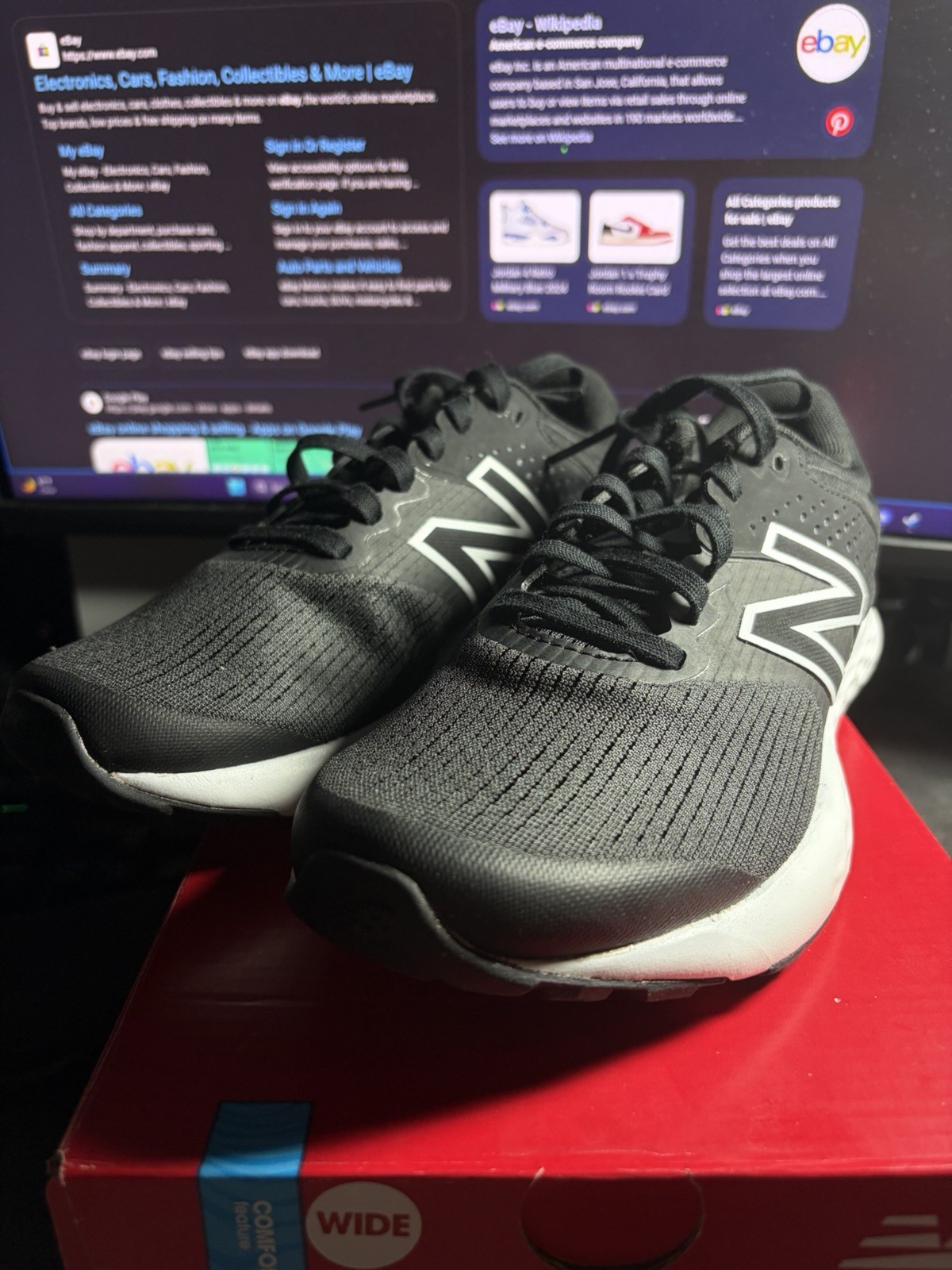 Black/white 7