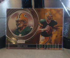 2001 Stadium Club In Focus- Brett Favre #IF13 HOF