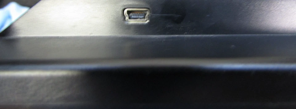 Lenovo ThinkVision 03X7924   14" LED LCD USB Portable Monitor - Image 2 of 4