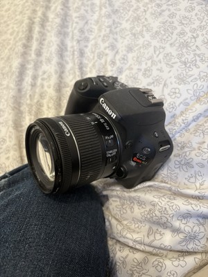 Canon EOS Rebel SL2BATTERY AND BATTERY CHARGER INCLUDED!!!GREAT SHAPE
